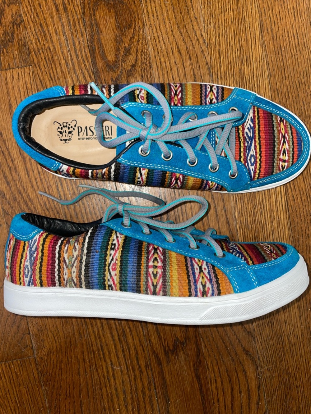Passeri  handcrafted Peruvian leather and alpaca sneakers